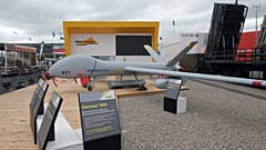مركبة بدون طيار (UAV) من تصميم الشركة الإسرائيلية "البيت سيستيم"، معروضة بالقرب من باريس، فرنسا، في 23 يونيو 2013