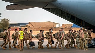 Mali'de görev yapan Fransız askerleri 