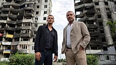 Der ehemalige Fußballspieler Andrij Schewtschenko (l.) und der Schauspieler Liev Schreiber