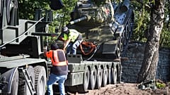 Monumento de un tanque soviético retirado de las calles de Estonia