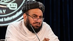  وزير التعليم العالي في أفغانستان، عبد الباقي حقاني يتحدث في مؤتمر صحافي بالعاصمة كابول، 16 أغسطس 20223.