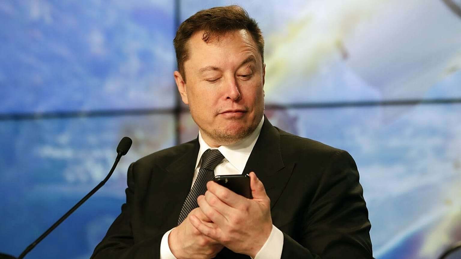 Elon Musk'tan Manchester United'a 'şaka'