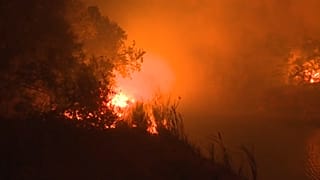 Πύρινο μέτωπο στο Πάρκο Σέρα Ντα Εστρέλα της Πορτογαλίας 