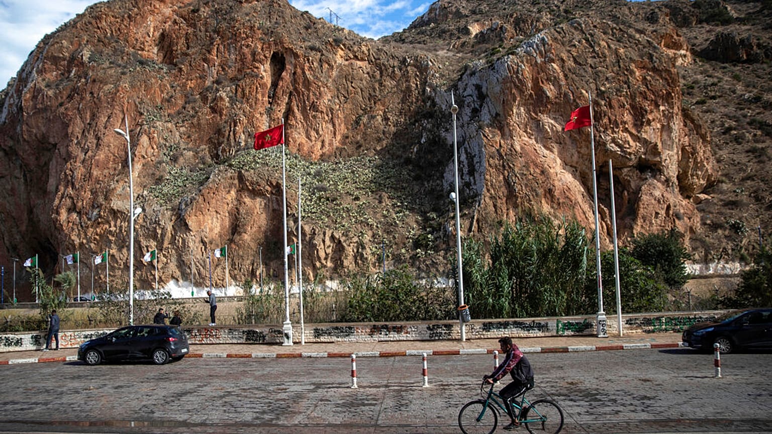 الحدود المغربية الجزائرية المغلقة، بالقرب من وجدة، المغرب، الجمعة 5 نوفمبر 2021.