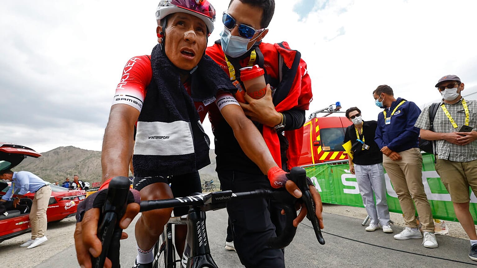 El colombiano Nairo Quintana tras cruzar la línea de meta de la undécima etapa del Tour de Francia el miércoles 13 de julio de 2022.