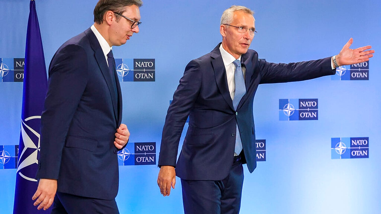 Aleksandar Vucic y Jens Stoltenberg