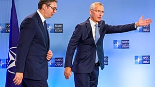 Aleksandar Vucic y Jens Stoltenberg