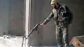 المقالات ومقاطع الفيديو تكشف تصفية عشرات الأشخاص على أيدي قوات النظام في حيّ التضامن.