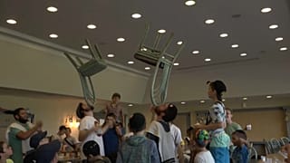 В лагере еврейских беженцев стараются, чтобы дети забыли о войне в Украине хотя бы на время, организуя для них различные представления