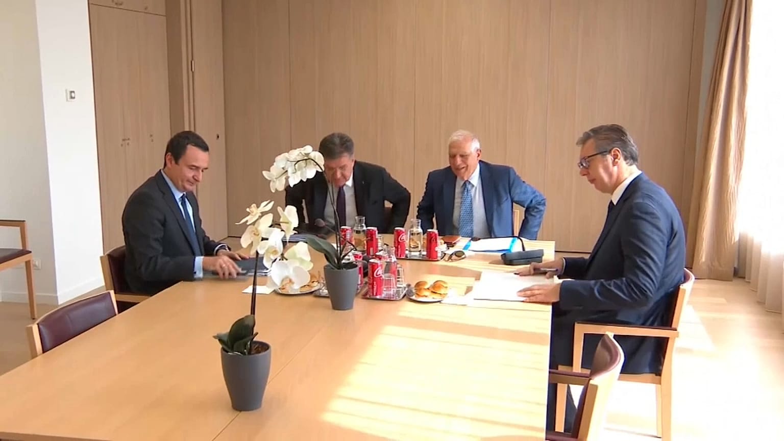 Albin Kurti, Aleksandar Vucic, Joseph Borrell und Miroslav Lajcak