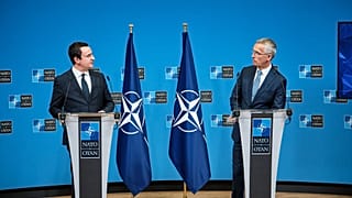 NATO Genel Sekreteri Jens Stoltenberg, Sırbistan cumhurbaşkanı ve Kosova başbakanı ile ayrı ayrı bir araya geldi