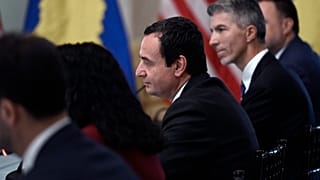 Albin Kurti koszovói miniszterelnök az amerikai külügyminisztériumban tárgyal július 26-án