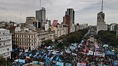 La manifestation contre l'inflation record que connaît l'Argentine a réuni plusieurs milliers de personnes à Buenos Aires, le mercredi 17 août 2022.