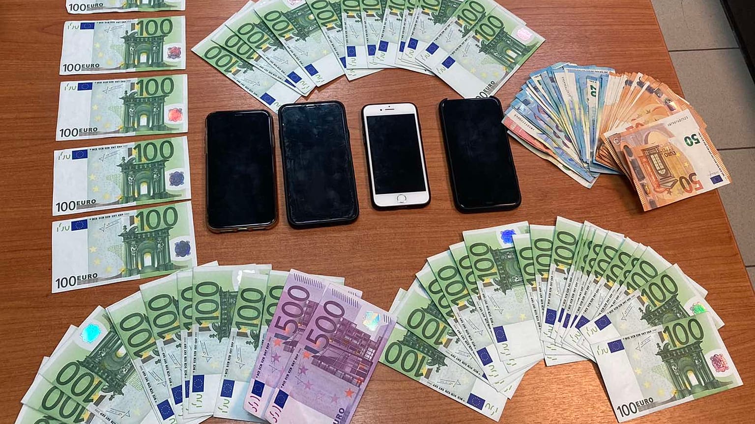 Κατάσχεση πλαστών χαρτονομισμάτων