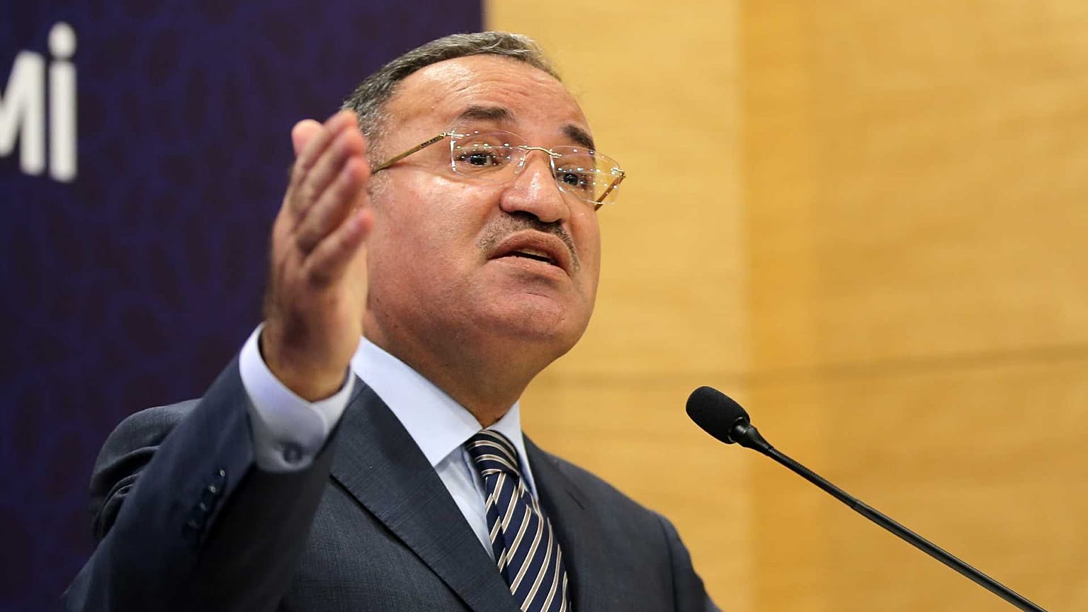 Adalet Bakanı Bekir Bozdağ