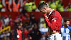 Cristiano Ronaldo, a Manchester United játékosa, miután csapata veszített a Brighton ellen az angol labdarúgó-bajnokság 2022. augusztus 7-i mérkőzésén Manchesterben
