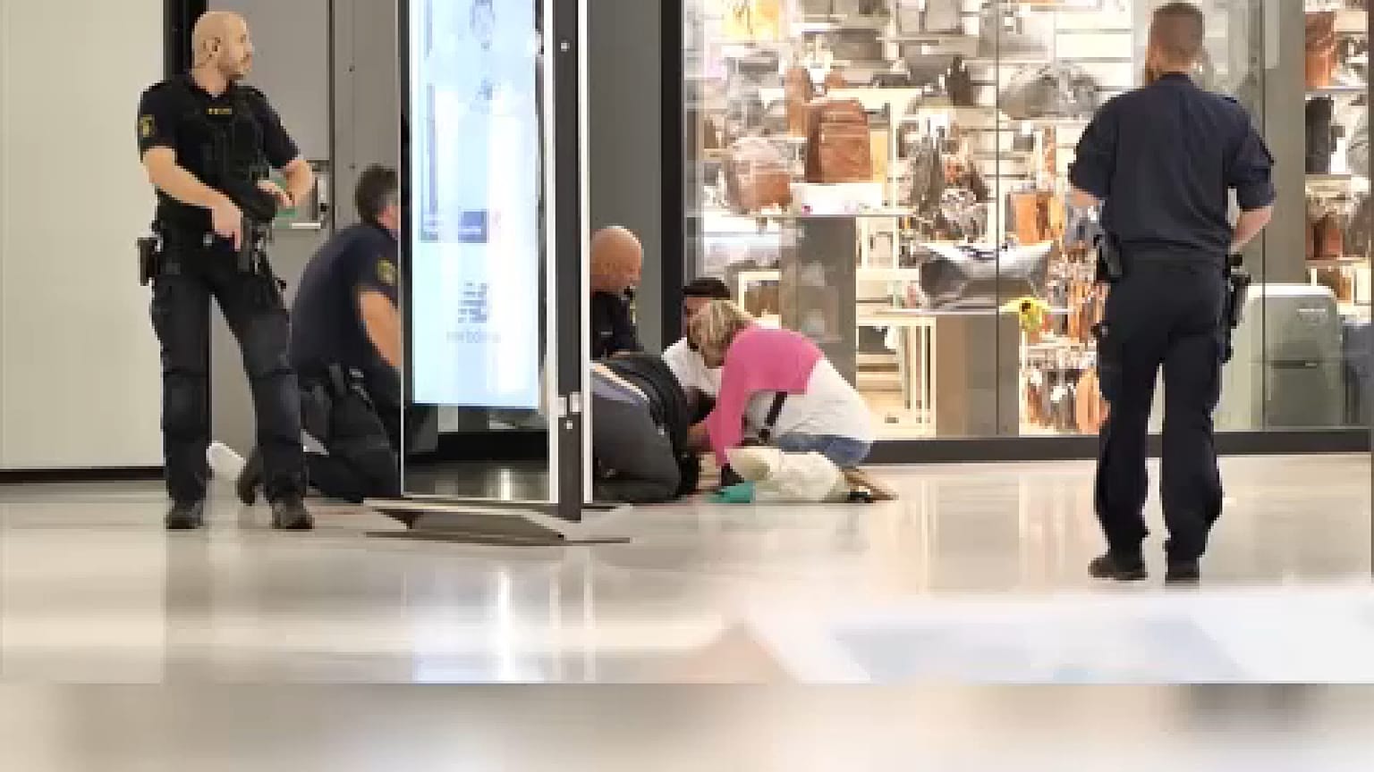 Paura al centro commerciale. (Malmö, 19.8.2022)