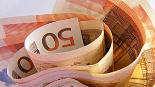 Cashstuffiing is the latest budgeting trend taking TikTok by storm.