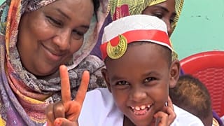ختان أطفال في السودان من طرف هيئة الإغاثة الإنسانية وحقوق الإنسان والحريات التركية 
