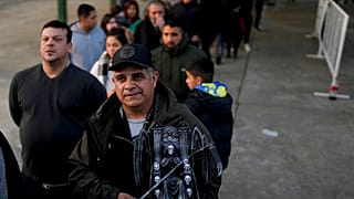 Devotos del santo pagano San la Muerte en Argentina
