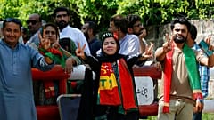 Protestierende am Anwesen des Ex-Regierungschefs Imran Khan.