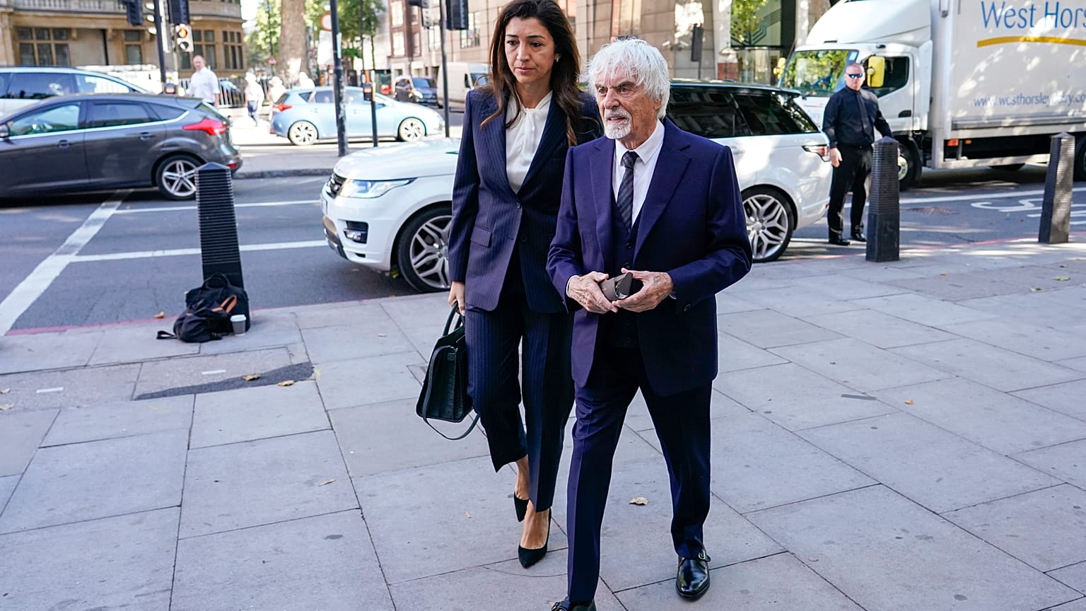 Bernie Ecclestone chega ao tribunal de Westminster