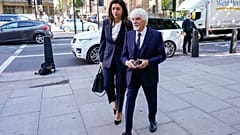 Bernie Ecclestone chega ao tribunal de Westminster