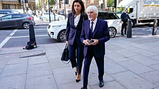 Bernie Ecclestone chega ao tribunal de Westminster