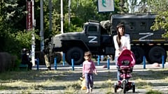 Российский патруль в селе Скадовка, Херсонская область, Украина, 20 августа 2022 года.