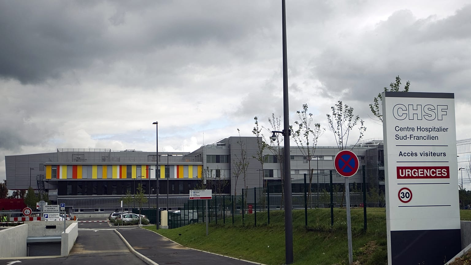 A megtámadott francia központ