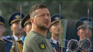 Volodymyr Zelensky lors de la cérémonie de lever de drapeau