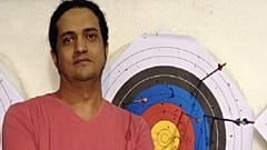 صورة للشاعر الفلسطيني أشرف فياض على مواقع التواصل 