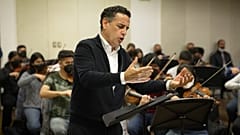 Musik verändert Leben: Juan Diego Flórez gibt Perus Kindern eine Zukunft