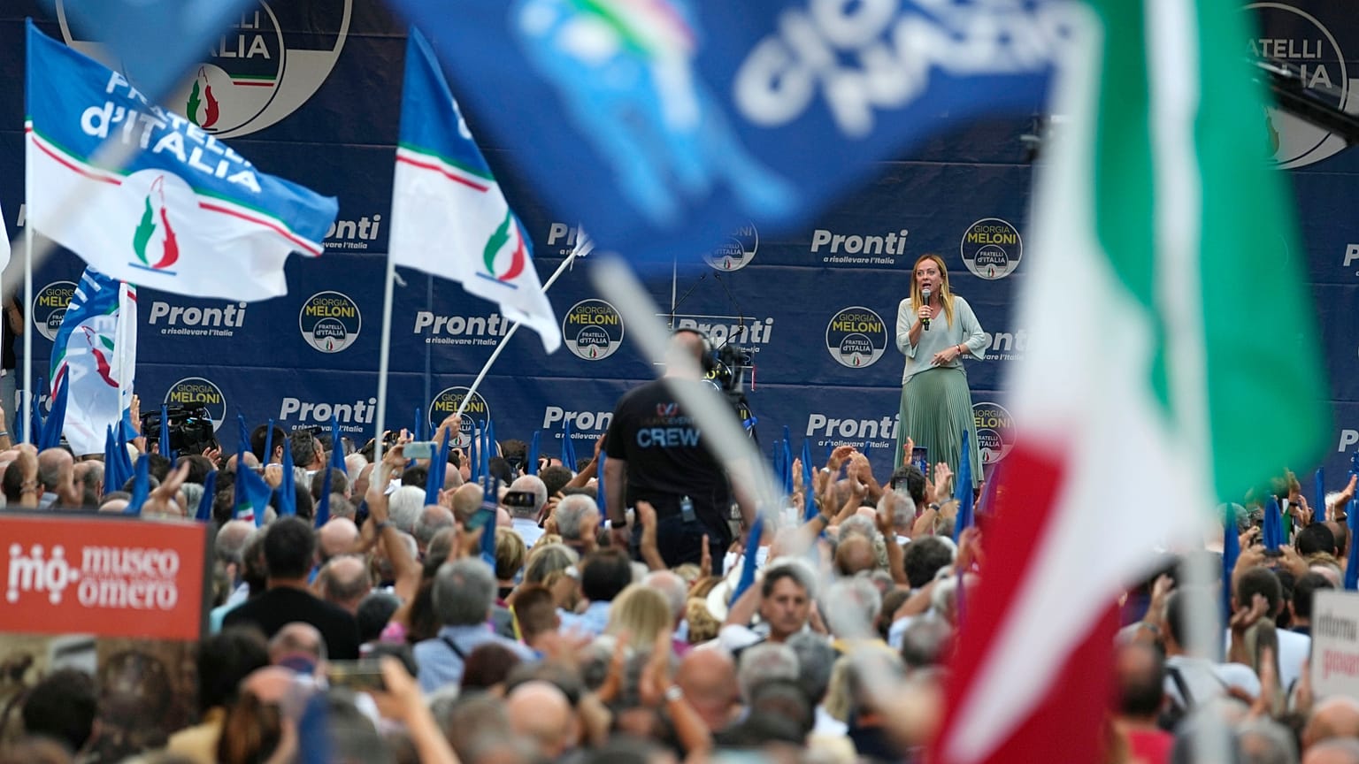 La leader du parti d'extrême droite Fratelli d'Italia Giorgia Meloni lors de son premier grand meeting pour les législatives, le 23 août 2022.