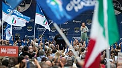 La leader du parti d'extrême droite Fratelli d'Italia Giorgia Meloni lors de son premier grand meeting pour les législatives, le 23 août 2022.