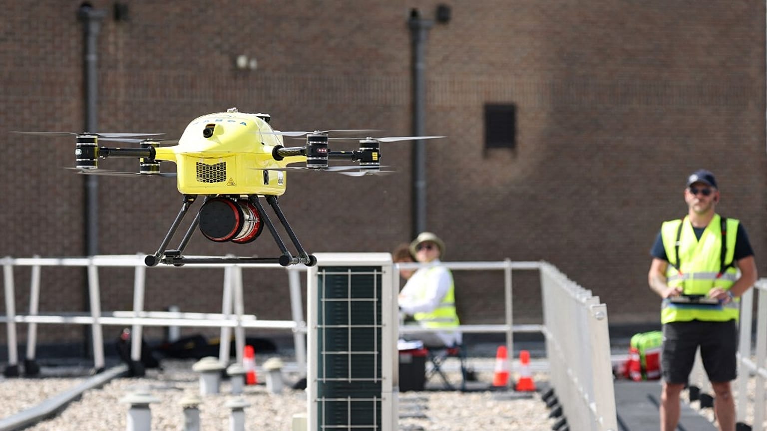Un drone de la société belge Helicus transportant des tissus humains entre deux hôpitaux, le 23 août 2022, Anvrs, Belgique