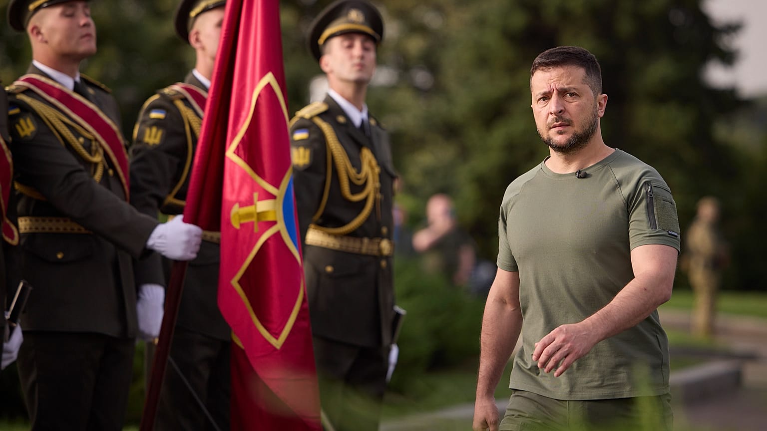 El presidente Volodímir Zelenski advirtió a las fuerzas rusas sobre intensificar sus ataques el 24 de agosto: "Si nos atacan, recibirán una respuesta contundente".