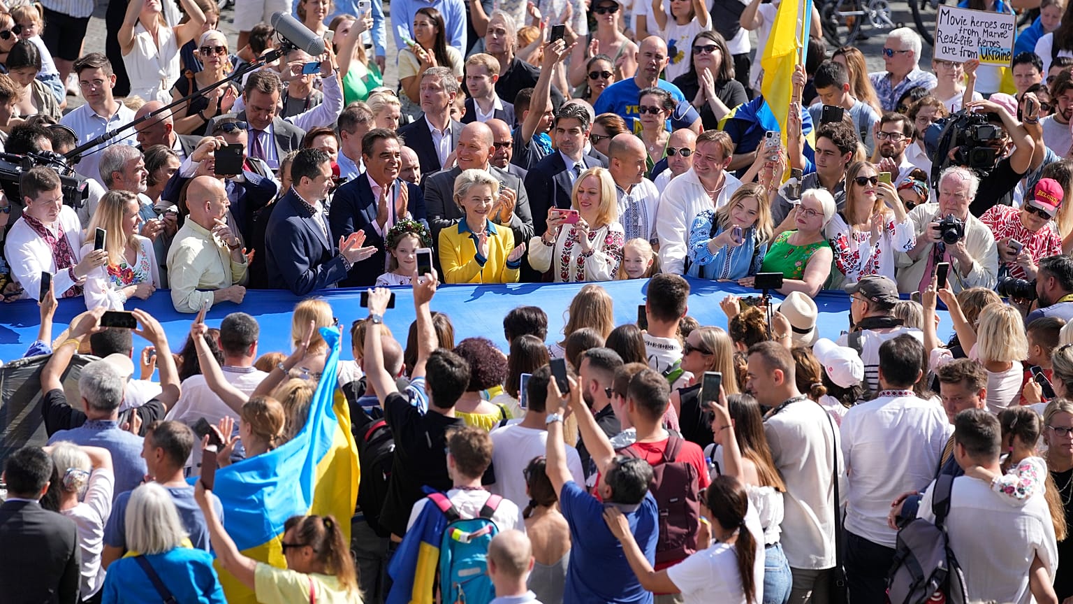 Ursula von der Leyen bei der Kundgebung auf dem Grote Markt