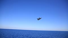 Arşiv: Ege Denizi üzerinde bir savaş uçağı