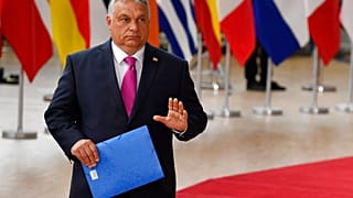 Orbán Viktor az egyik uniós csúcstalálkozóra érkezve