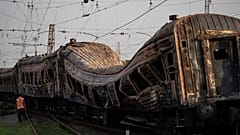 Последствия российского ракетного удара по станции Чаплино на юго-востоке Украины, 25 августа 2022