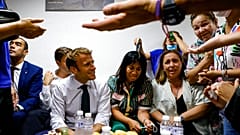 Emmanuel Macron látogatása Marseille egyik iskolájában - illusztráció, 2021