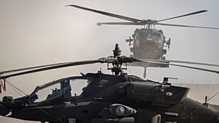 CENTCOM kuvvetleri bölgedeki İran destekli militanlara AH-64 Apache helikopterleri, AC-130 silahlı helikopterler ve M777 toplar ile saldırı düzenledi