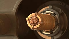 NASA, Perseverance tarafından Mars'tan toplanan kayanın fotoğrafını yayınladı 