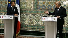 االمؤتمر الصحفي المشترك للرئيس الجزائري عبد المجيد تبون ونظيره الفرنسي إيمانويل ماكرون