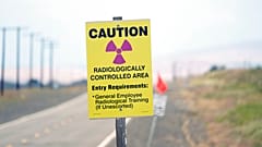 Radioaktív sugárzásra figyelmeztető tábla