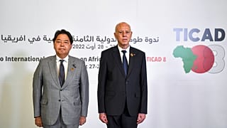 الرئيس التونسي قيس سعيد ووزير خارجية اليابان يوشيماسا هاياشي 