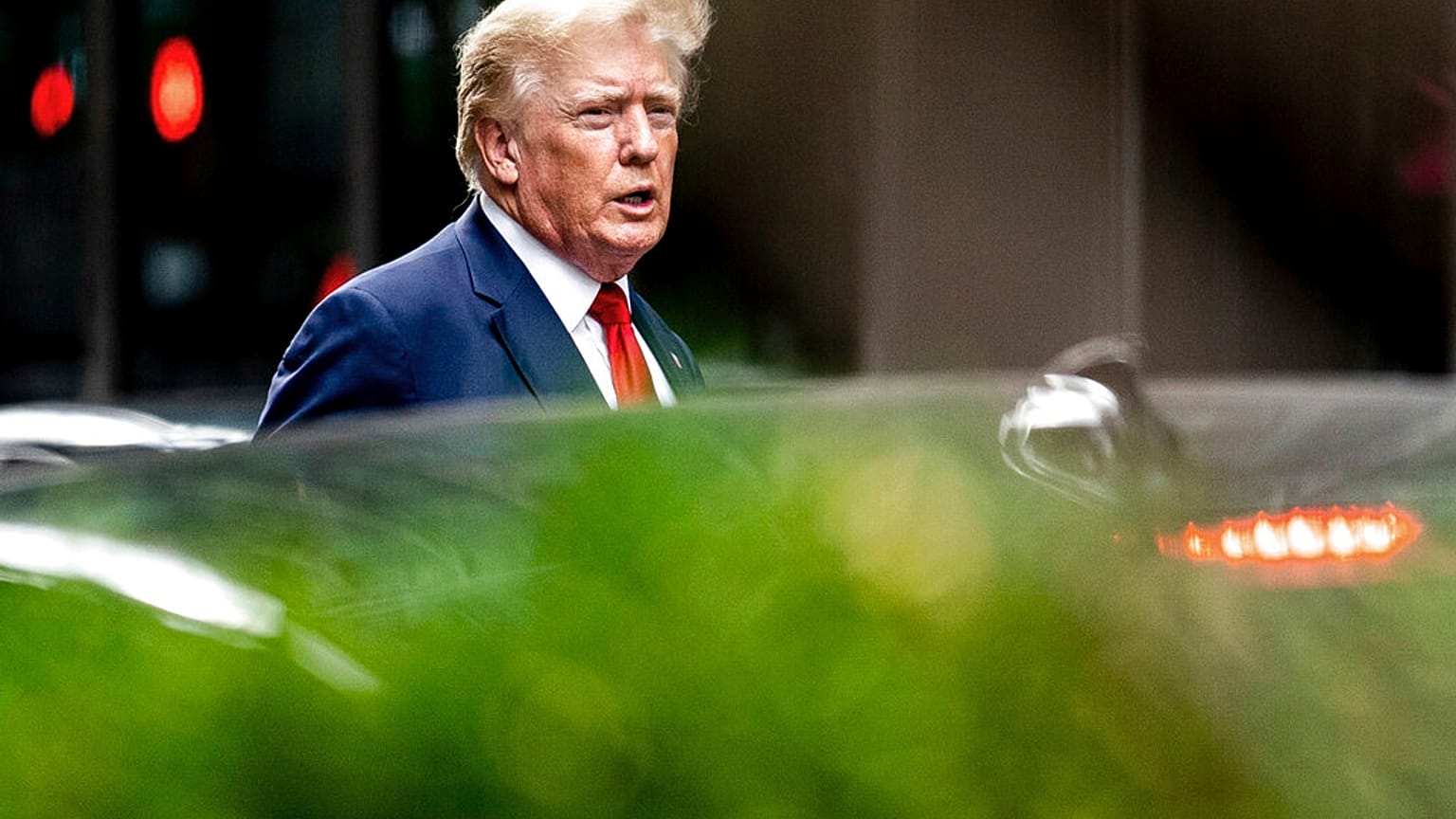 Donald Trump auf dem Weg zu den Justizbehörden in New York