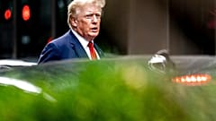 Donald Trump auf dem Weg zu den Justizbehörden in New York