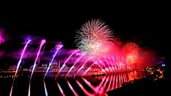 Mit einer Woche Verspätung und ohne Gewitter wurde das Feuerwerk in Budapest dann doch noch gezündet.